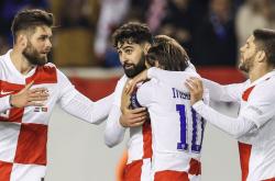 开云足球直播-博尔顿华德斯菲尔德平局，双方晋级欧国联强的简单介绍