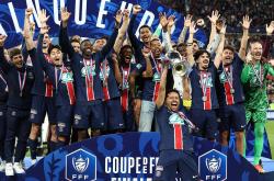 开云体育在线-激燃对决！欧预赛场面火爆至极