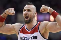 开云体育app-瑞士拳击选手约翰逊成功闯入四强