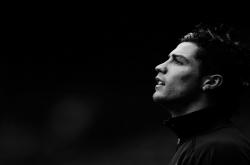 开云体育中国官网-雄鹿压哨绝杀开拓者，布克硬仗封王，一场定义赛季的经典之战