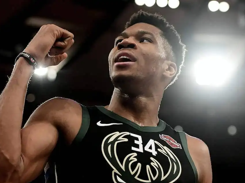 福建队险胜76人，福克斯关键制胜