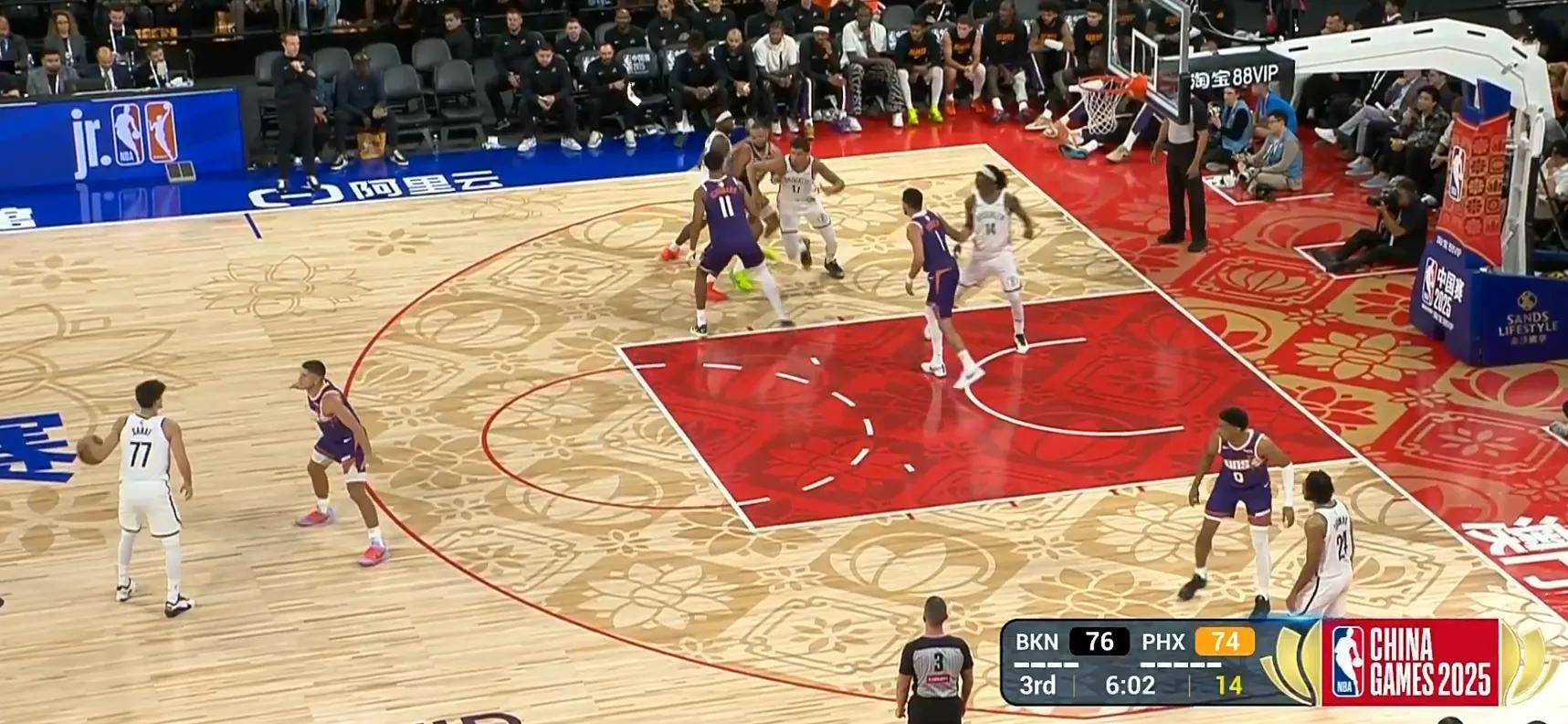 篮网球员全面发威，客场取胜对手取得胜利