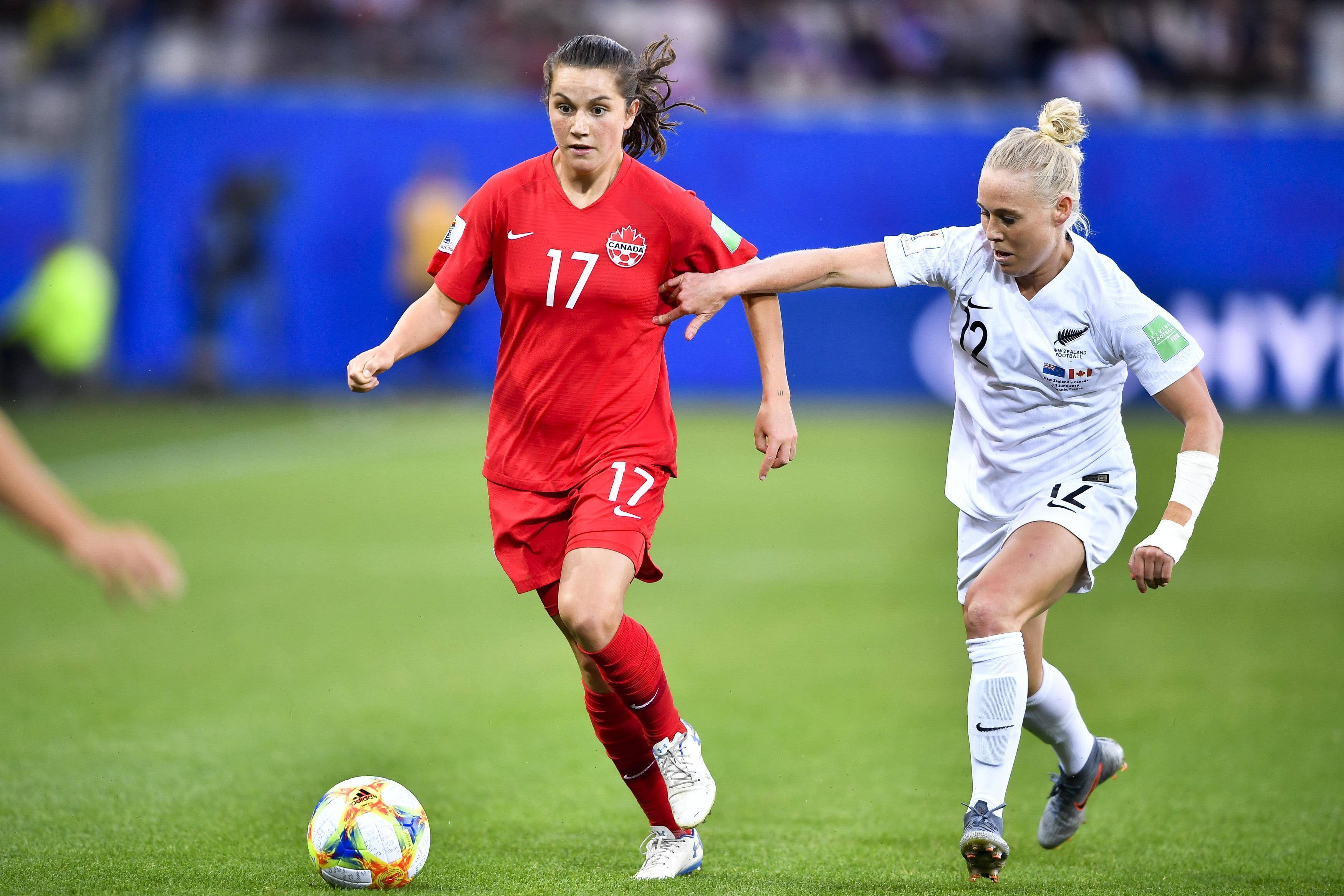 关于新西兰女足队员受伤，影响比赛进程的信息