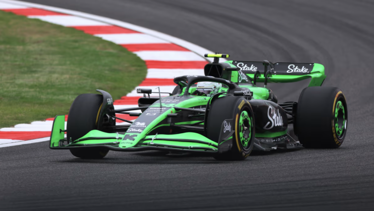 阿斯顿马丁翻盘威廉姆斯，周冠宇刷新纪录的简单介绍