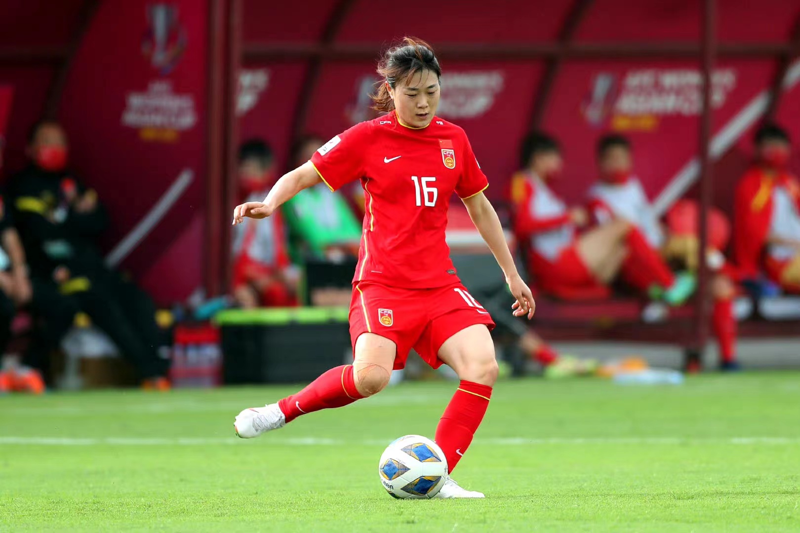 难忘瞬间！中国女足叱咤风云再夺冠的简单介绍