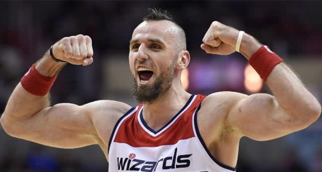 瑞士拳击选手约翰逊成功闯入四强