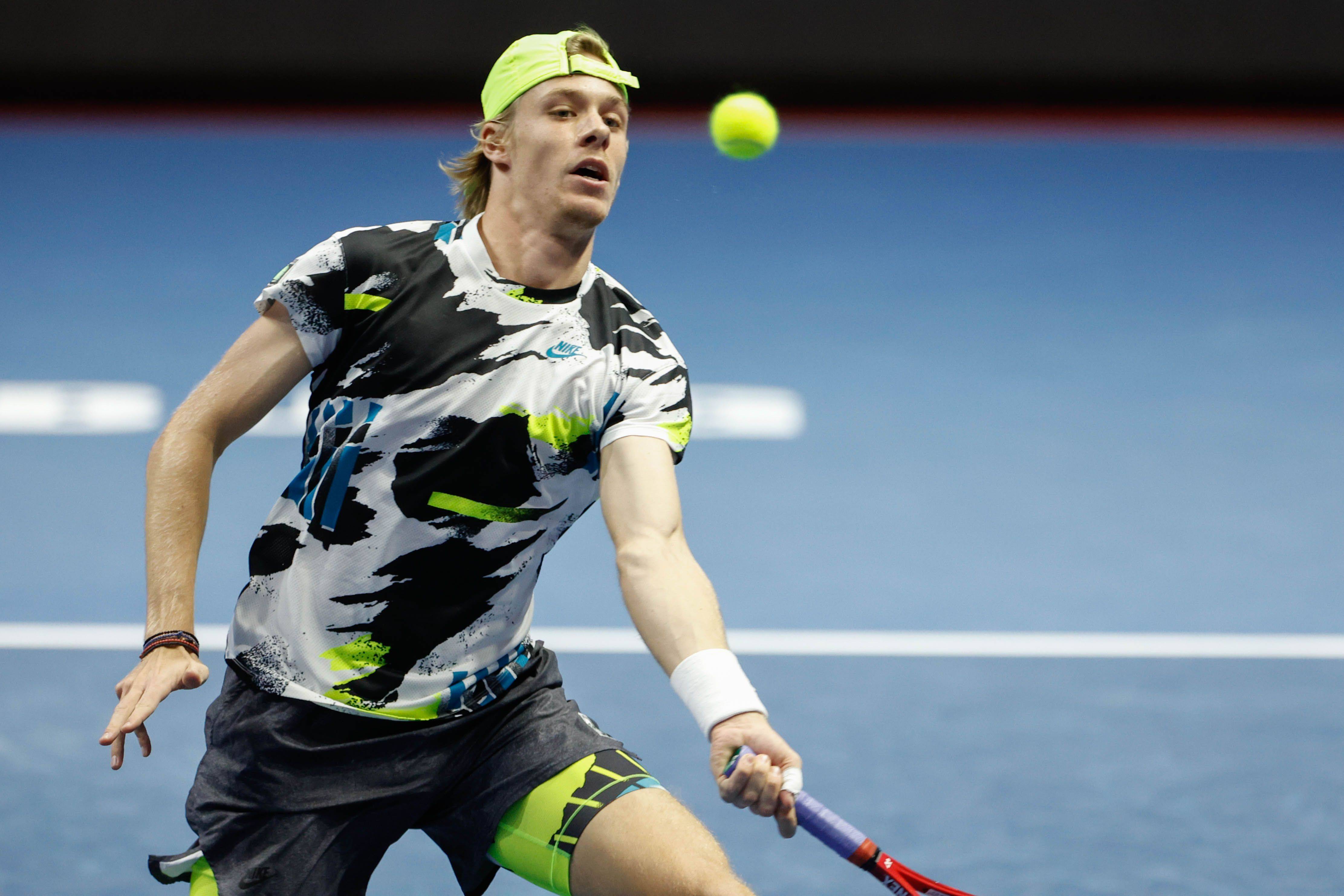 西班牙网球队险胜世界网球队，瓦林卡三分雨点燃全场的简单介绍