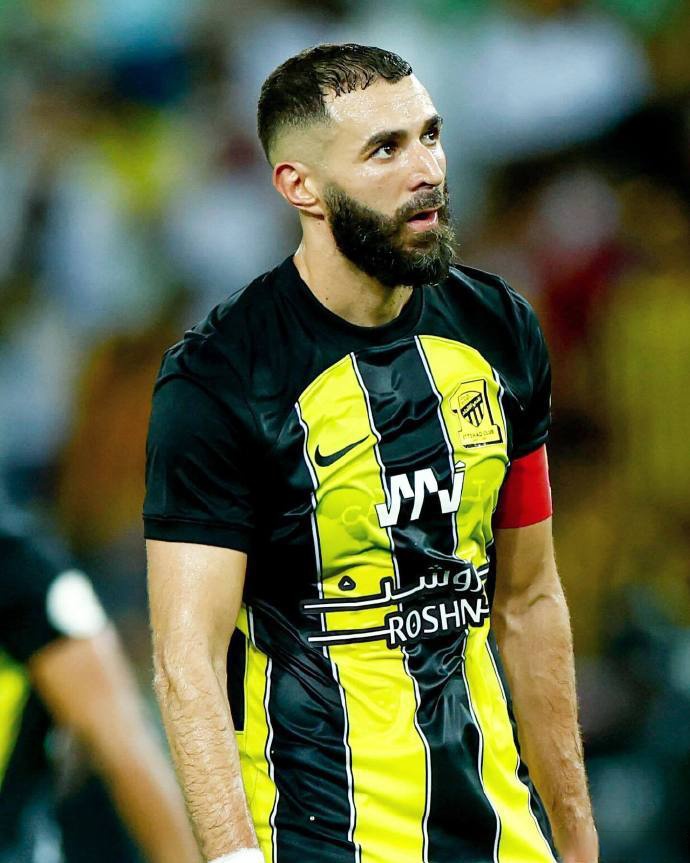 关于AC米兰轻取马德里竞技,本泽马惊艳四座的信息 关于AC米兰轻取马德里竞技,本泽马惊艳四座的信息