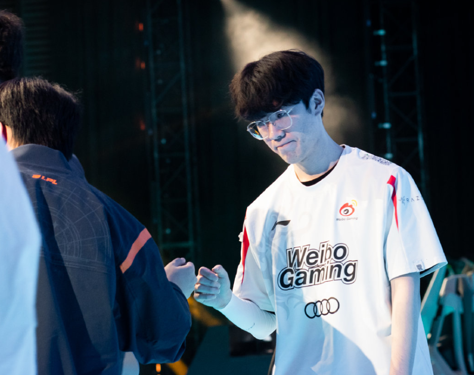 包含MAD绝地反击WBG，Knight2惊艳世界的词条