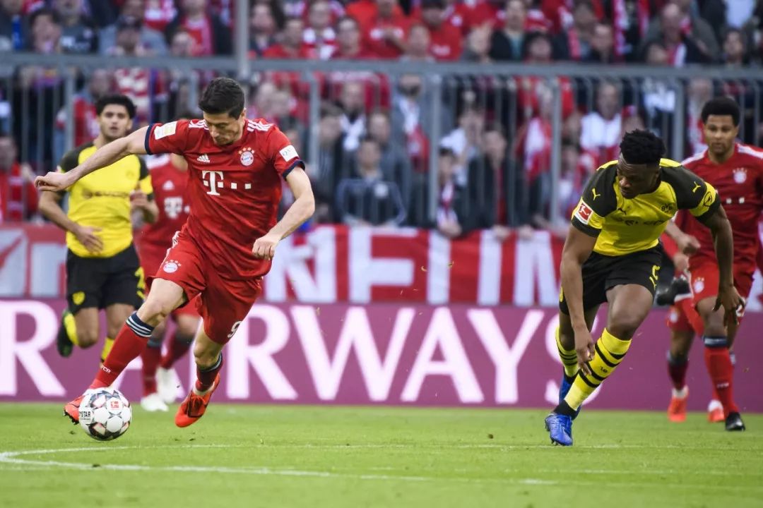 韩国鏖战马赛，莱万统治全场的简单介绍