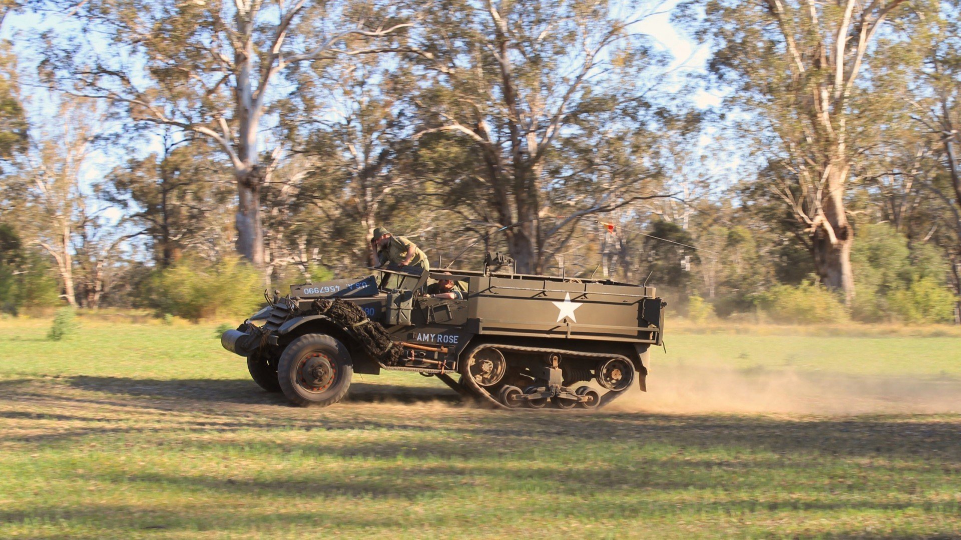 绿茵场与硬木地,当西甲德比遇见费城铁血