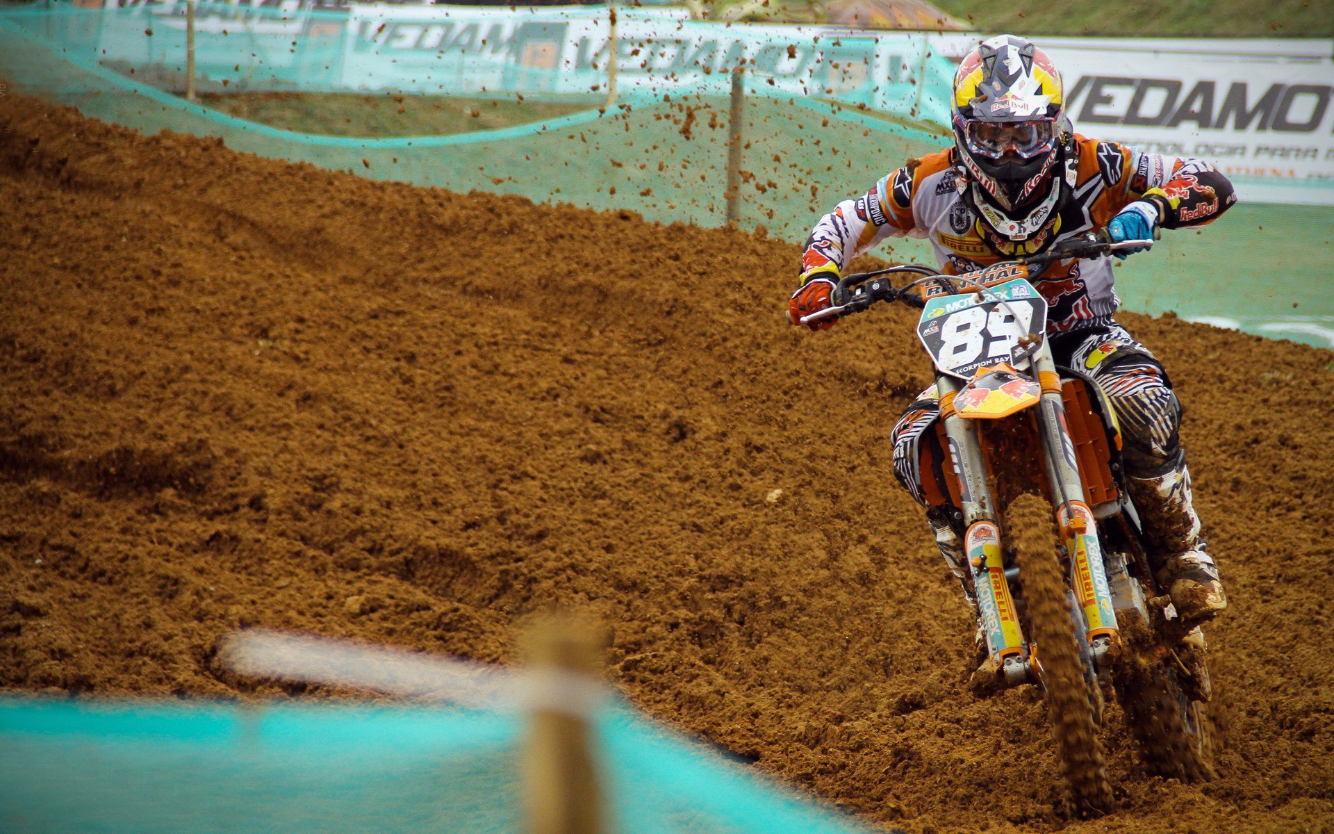 赛道与压力,切特在F1新赛季揭幕战之夜的爆发