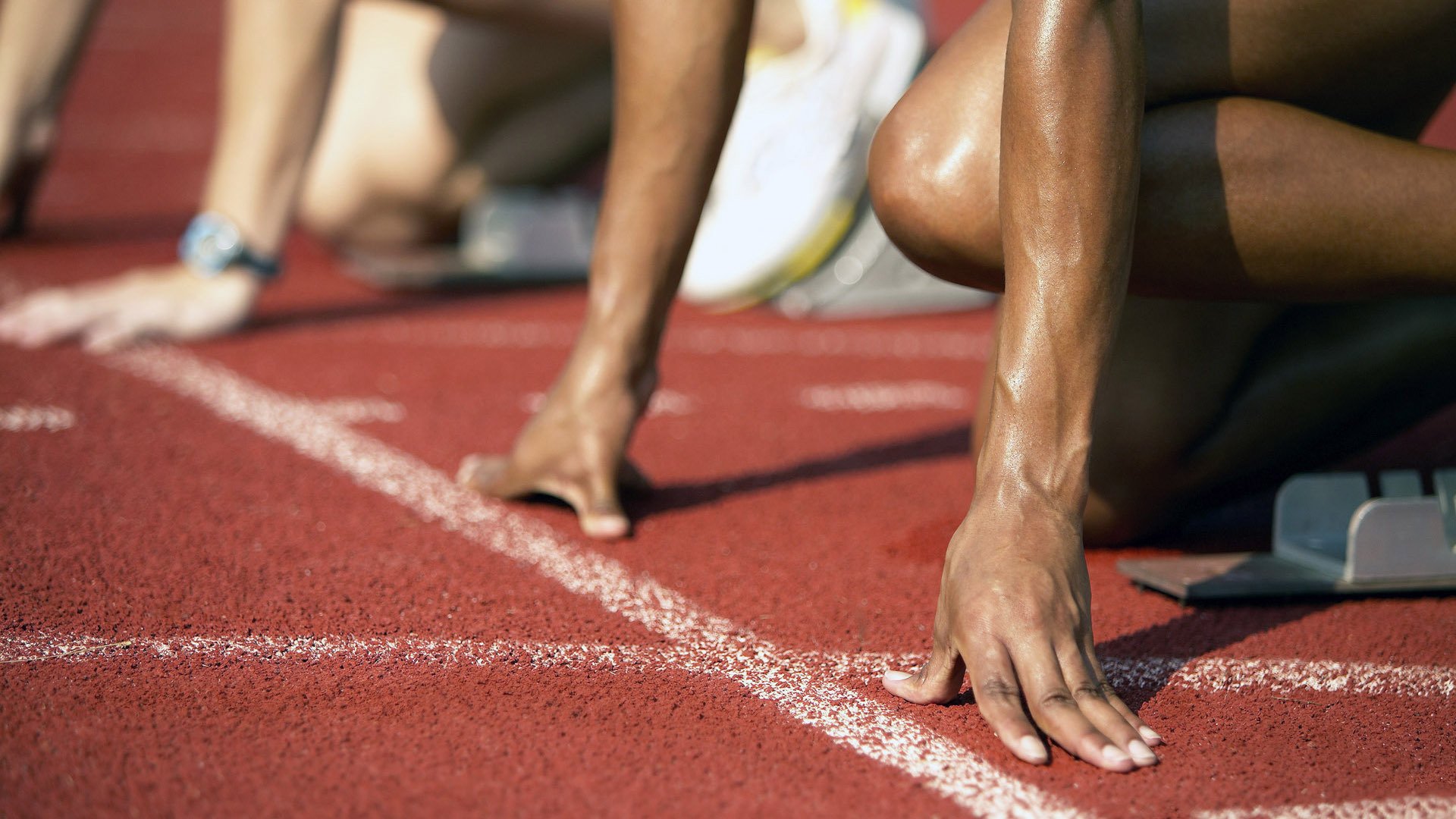 赛道与山峰的终极对决,当F1争冠焦点战驶入新西兰马赛巅峰