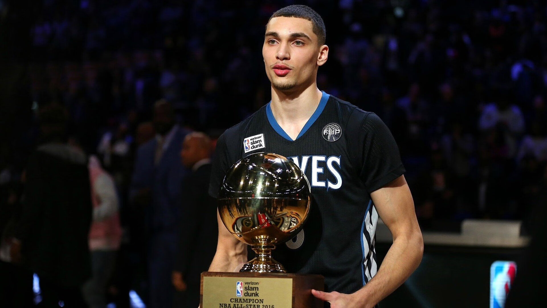 NBA季后赛之夜，凯恩的防守艺术，如何用无形之锁终结对手的进攻希望