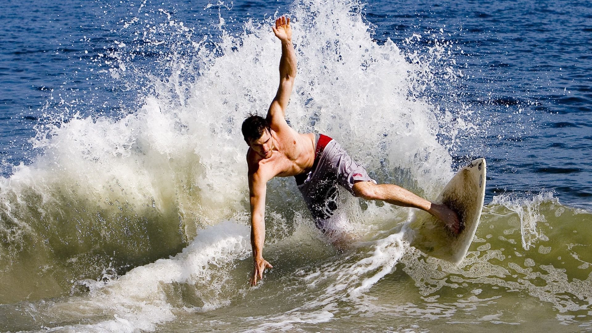 双城记,上海铁血终结新疆不败神话,欧文在巴黎书写美国队救赎篇章