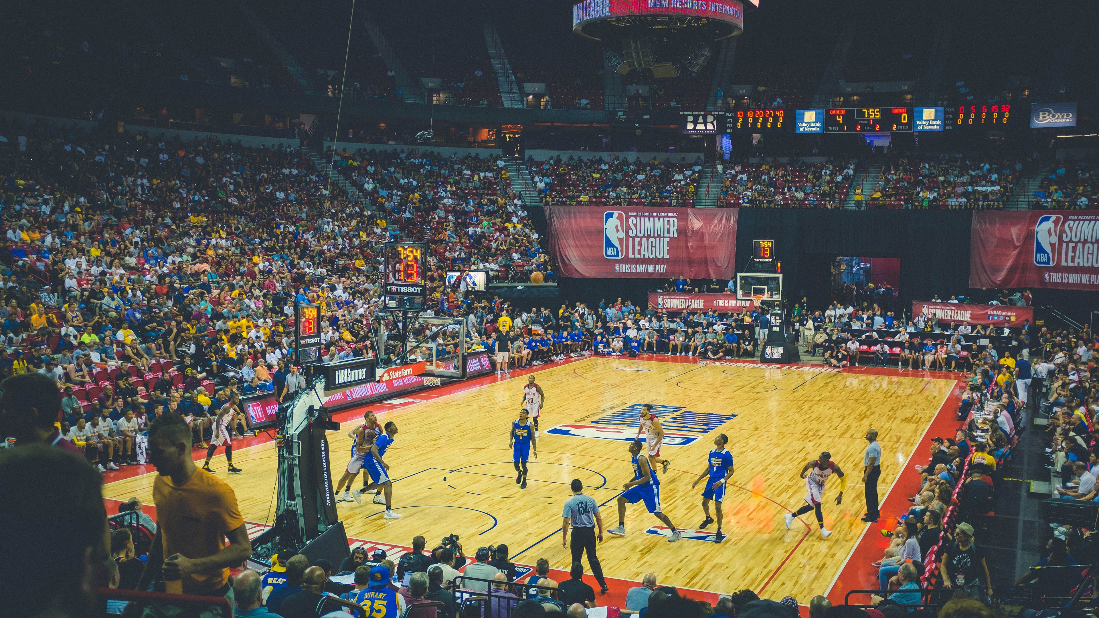 当唯一成为历史注脚，乌克兰的抉择、苏格兰的叹息与梅西的永恒舞台